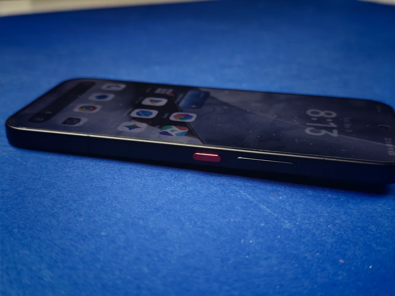 Poco F9 Ultra από το πλάι