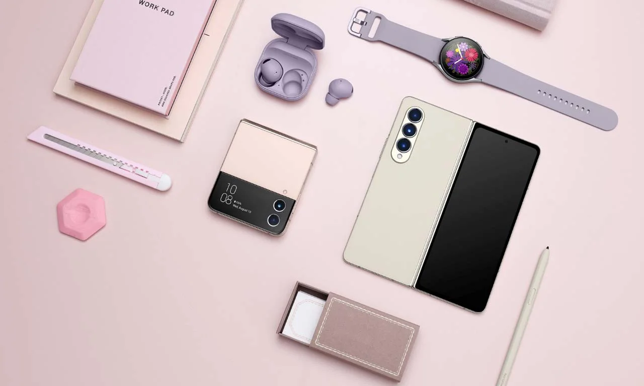 Ακουστικά και τηλέφωνα της Samsung με Spatial Audio
