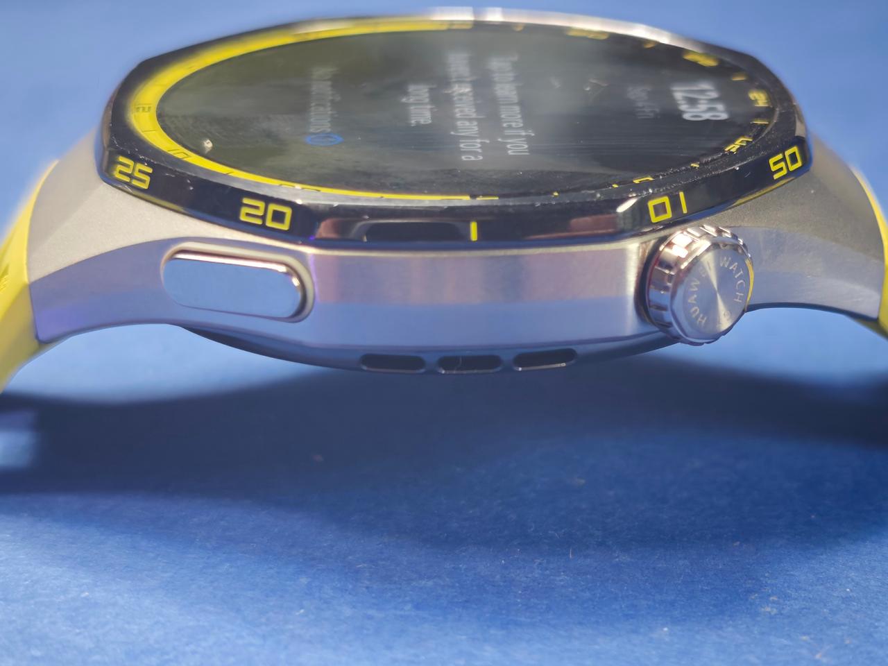 Η κάσα από τιτάνιο του Huawei Watch GT7 Pro