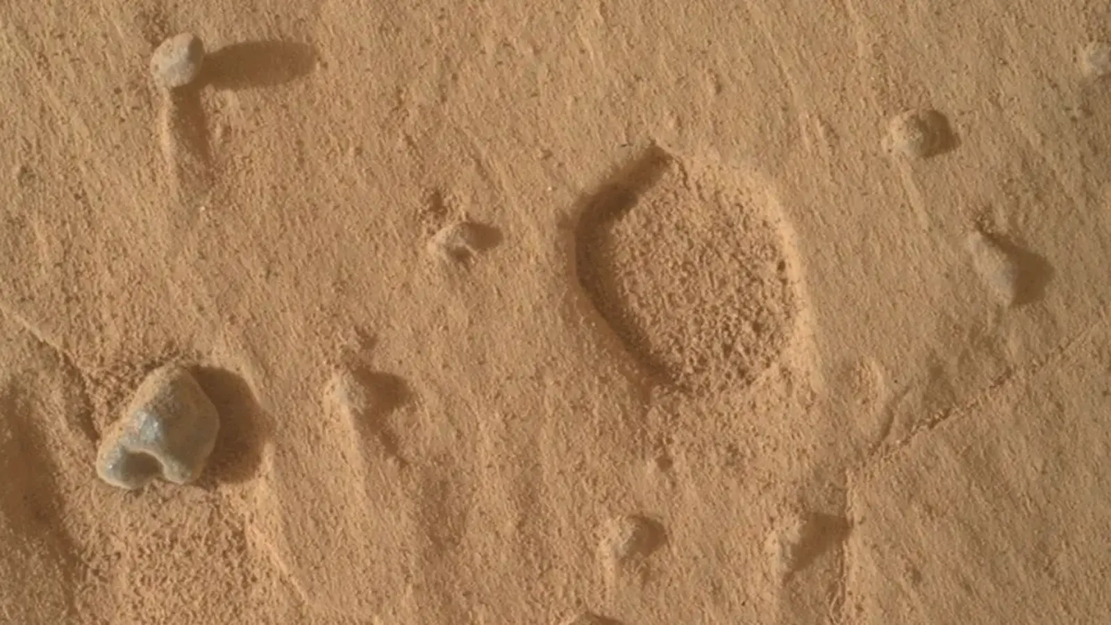 Οι πατημασίες που βρήκε το Curiosity στον Άρη
