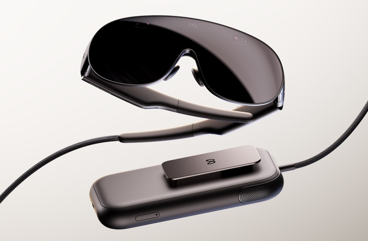 Τα Ray-Ban VR Glasses με το puck