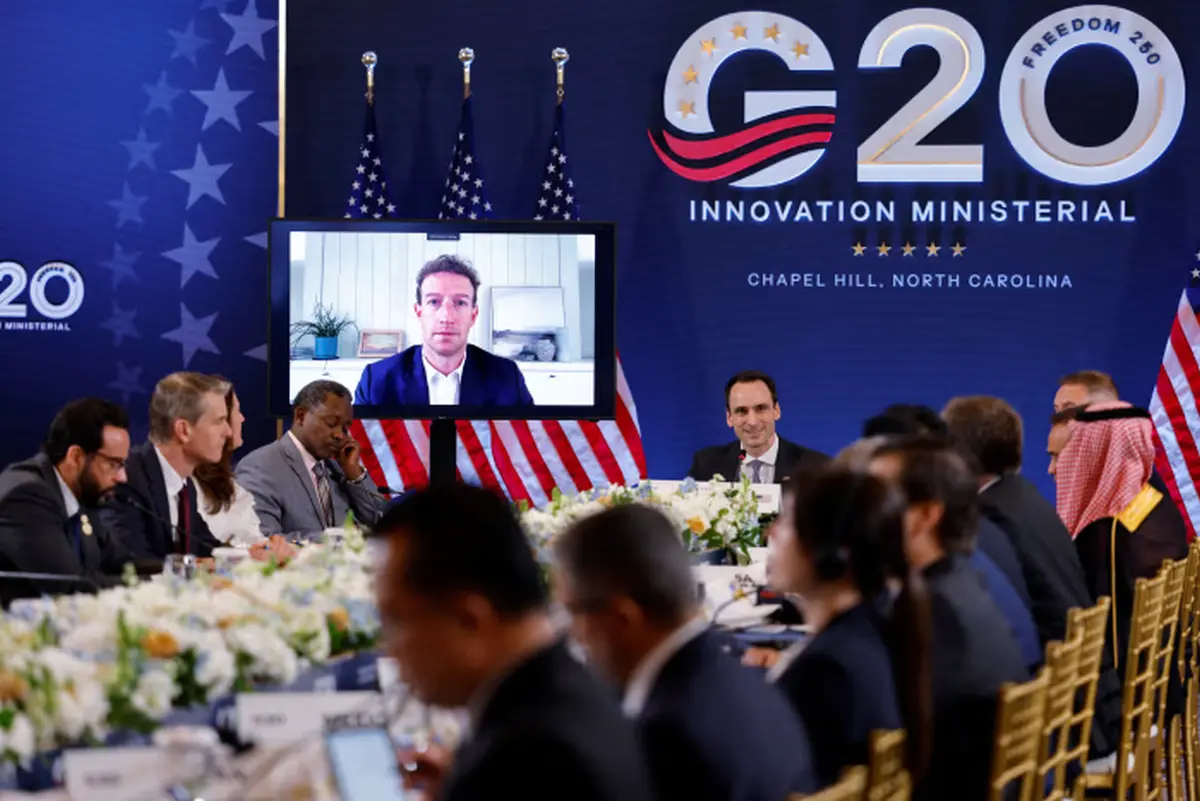 Ο Διευθύνων Σύμβουλος της Meta, Mark Zuckerberg , απευθύνεται στους συνέδρους στη σύνοδο κορυφής της G-20 