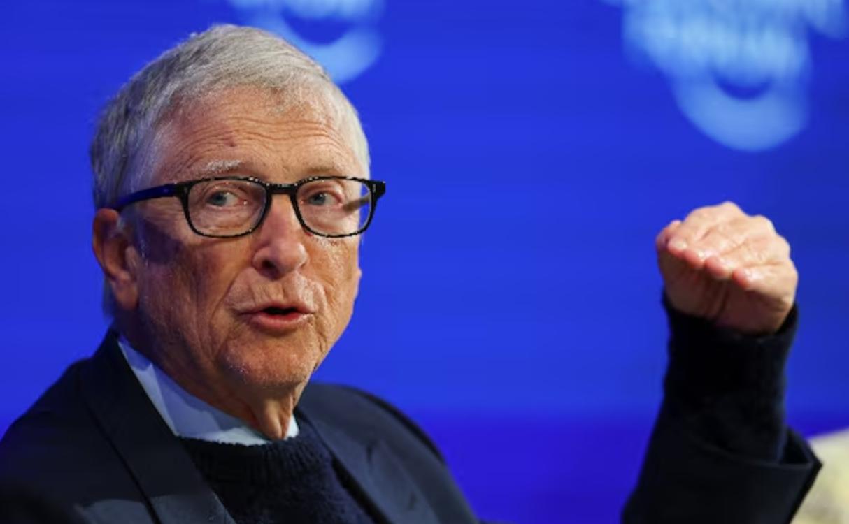 Ο Bill Gates μιλά για τους κινδύνους και τα οφέλη της τεχνητής νοημοσύνης
