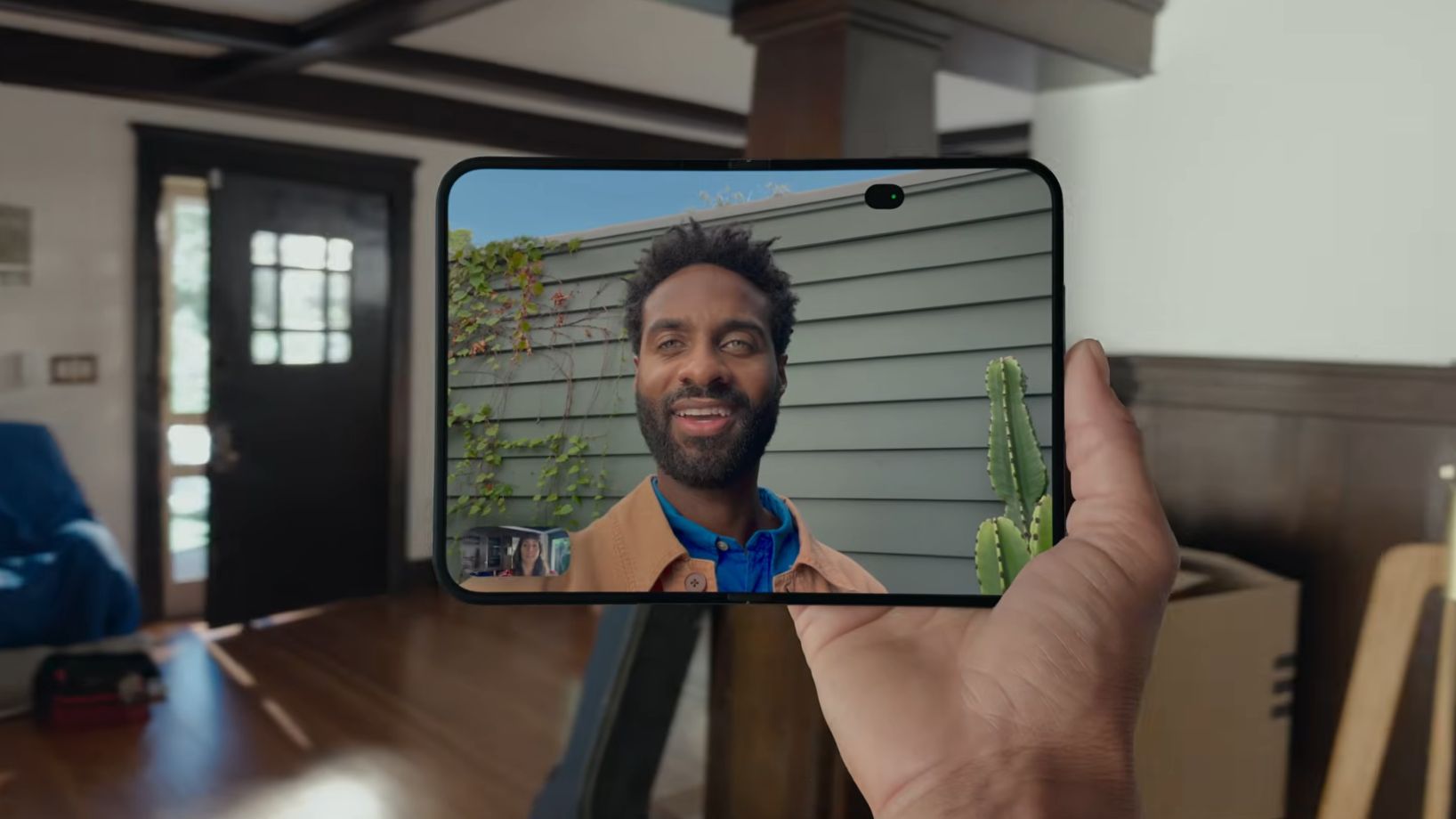 H κρυφή selfie κάμερα του iPhone Duo